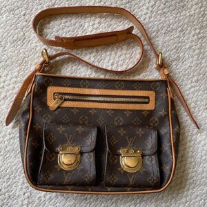 Louis Vuitton Monogram Shoulder Bag/Crossbody